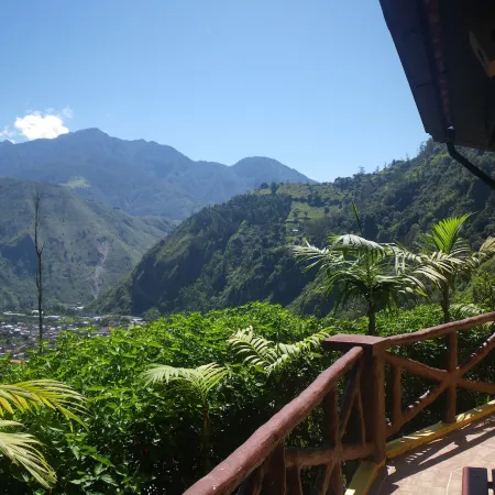 La Casa Amarilla