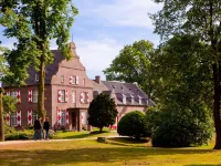 Schloss Hertefeld – Hotel & Events Hotels in Weeze