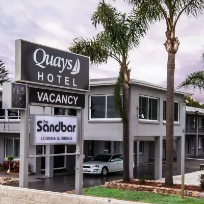 Quays Hotel - parking