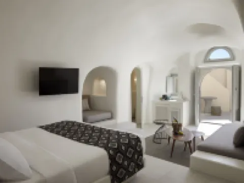 Elysian Santorini Hotels in Finikia