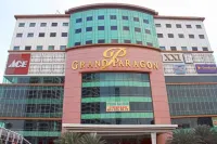 Hotel Grand Paragon Hotel di Taman Sari