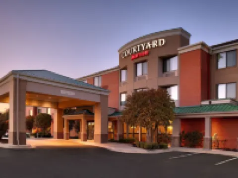 Courtyard Kansas City Shawnee Hotels in Shawnee