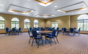 Comfort Inn & Suites Milford / Cooperstown