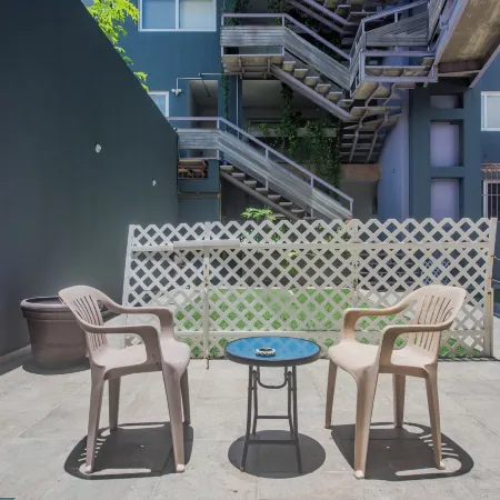 Iris Studios & Apartments