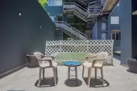 Iris Studios & Apartments