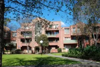 Comfort Apartments Royal Gardens