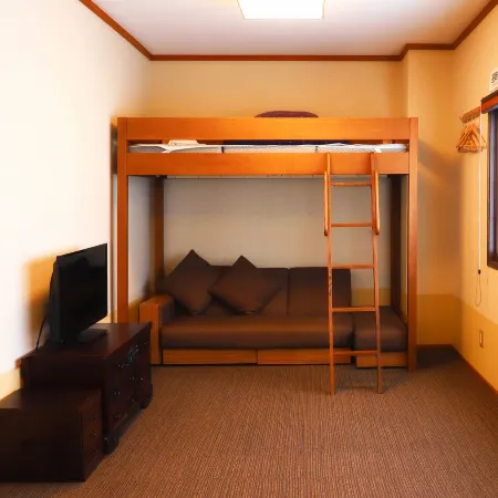 K's House Takayama Oasis [2nd K's Hostel] Отели рядом с достопримечательностью «Окухида Онсенго»