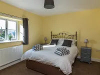 700 Westport Hotels in Langport