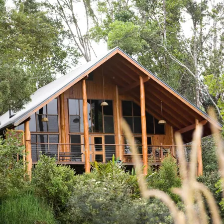 The Canopy Rainforest Treehouses & Wildlife Sanctuary Отели в г. Маланда