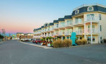 Drifting Sands Oceanfront Hotel