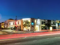 比佛利山莊Aga萊夫旅館及套房 鄰近費爾法克斯區的酒店