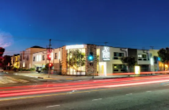Lyfe Inn & Suites by Aga - Beverly Hills