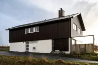 The Old Sherrif's House - Family Friendly - Beach Hotels near Gróthúsvatn