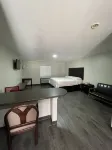 High Falls Inn & Suites