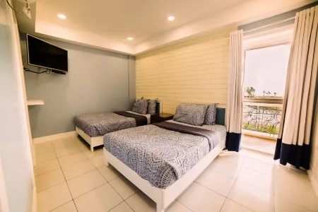 Moonbay Marina the Villas Отели в г. Субик-Бей