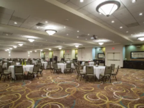 Holiday Inn & Suites BLOOMINGTON-AIRPORT by IHG Hotels in Bloomington
