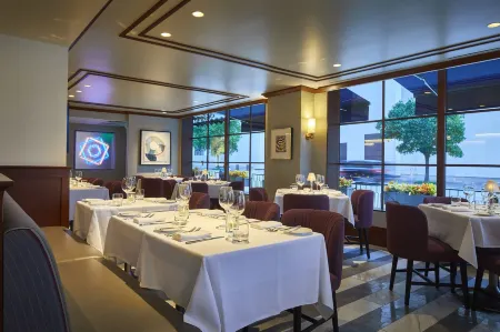 The Lancaster Hotel Отели рядом с достопримечательностью «Lord of the Streets Episcopal Church»