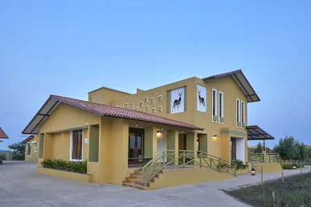 Blackbuck Safari Lodge Velavadar Отели рядом с достопримечательностью «Ghogha Beach»