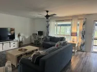3 BR End Unit Rowhouse 1 Mile to Bethany Boardwalk, Walk to Shops & Restaurants
