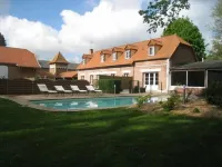 Château d'Omiécourt - Gîtes et chambres d’hôtes en Picardie - piscine