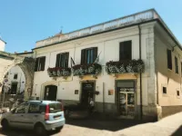 Sei Stelle Hotel in zona Bar La Sorgente