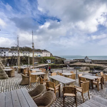 Pier House