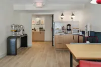Bob Hotels Tallahassee - Boutique on Budget - Frühstück