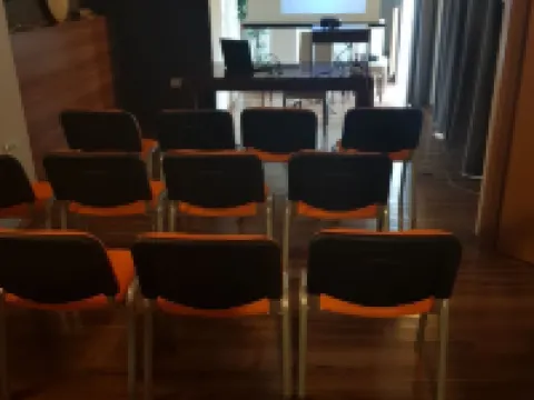 ヘミングウェイ レジデンス ブカレストのホテル