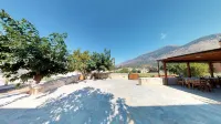 Nana Apartments