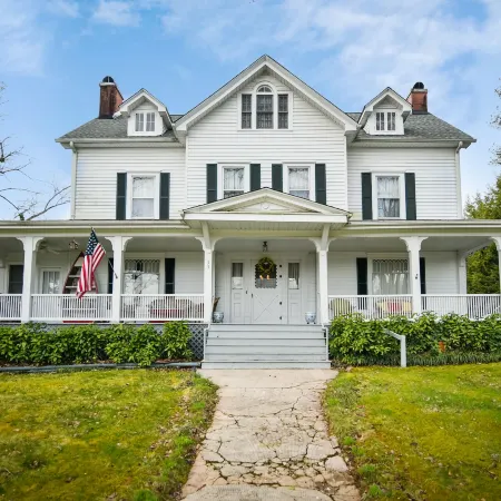 Love Lane Bed & Breakfast