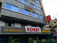 甜蜜住宿飯店 ISKCON NVCC Temple附近的飯店