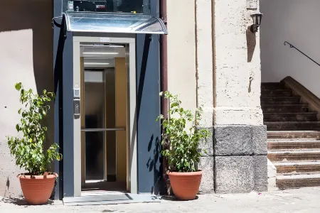 BMode Отели рядом с Аэропорт Фонтанаросса