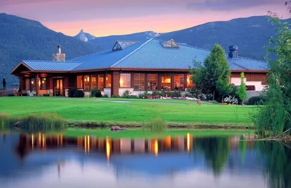 夏斯塔山度假酒店