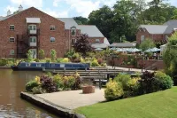 Lion Quays Resort Hotels in 