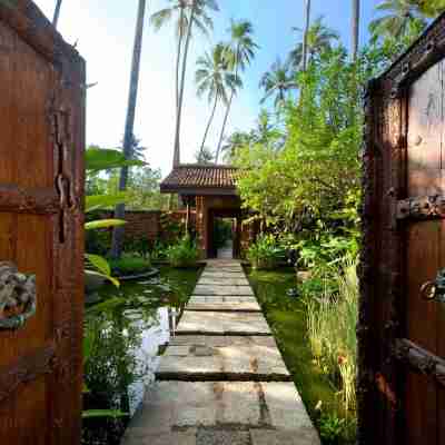 Reef Villa Hotel Exterior