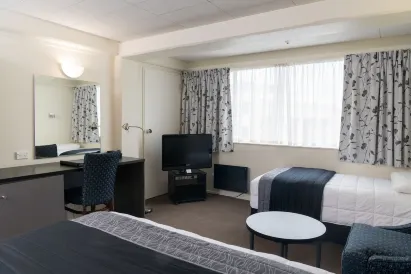 West Plaza Hotel