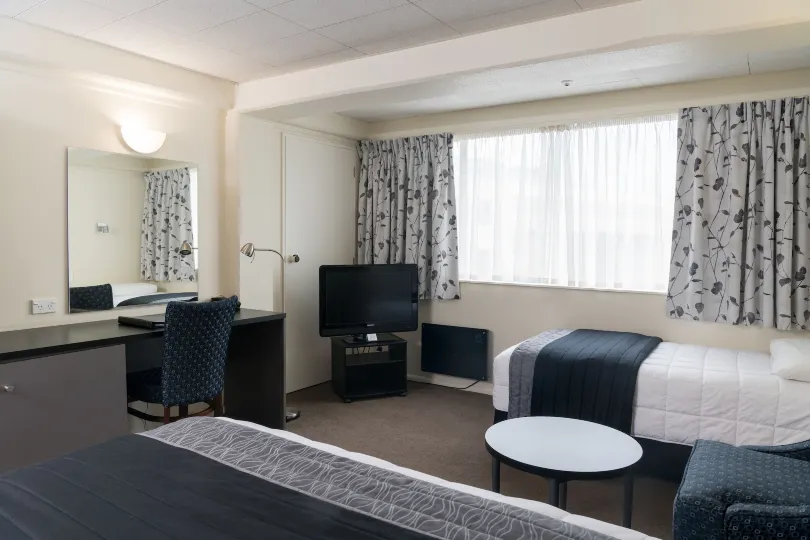 West Plaza Hotel