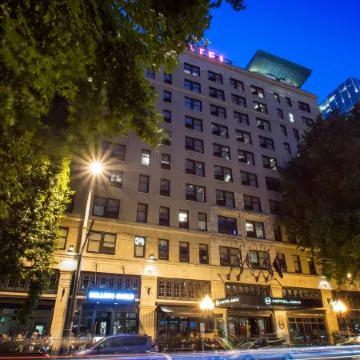 Hotel Max Отели рядом с достопримечательностью «Фремонт Тролль»