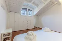 GuestHost - Pratello Elegante e Raffinata Mansarda - Condos