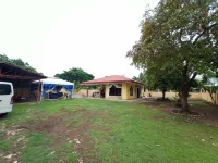 บ้านพักและรถตู้แสนสงบให้เช่า โรงแรมใน