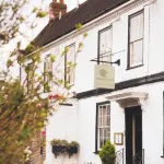 Warren Lodge فنادق في ويبريدج
