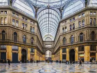 Napoli's Gold Hotel Các khách sạn gần Quảng trường Piazza Cavour