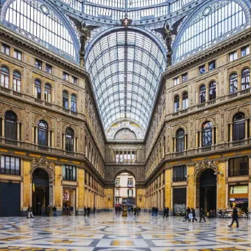 Napoli's Gold Hotel