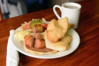 伊恩安德森洞穴分店冒險公司飯店 - 早餐