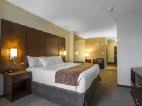 Comfort Suites Hotels in Saskatoon