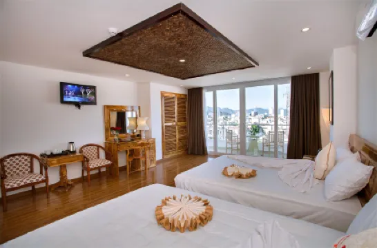 Rex Hotel & Apartment Отели рядом с достопримечательностью «Лонг Шон»