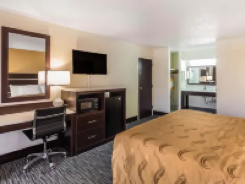 Quality Inn South Boston - Danville East Hotels in Halifax County
