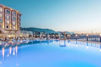 Les Ambassadeurs Hotel Casino&Marina