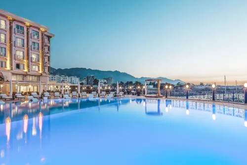 Les Ambassadeurs Hotel Casino&Marina