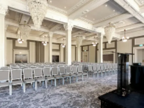 ซีดาร์ คอร์ท ฮาร์โรเกต โรงแรมในแฮร์โรเกต